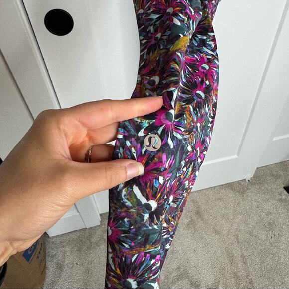 Lululemon Base Pace High-Rise Running Tight 25” Floral Electric Multi Nulux 4 - Picture 6 of 7